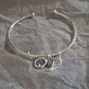 Charming mystique bracelet wish (angel wing)